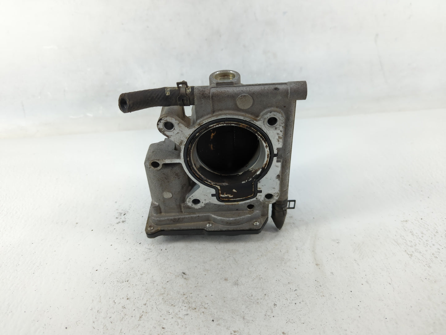 2012-2018 Mazda 3 Throttle Body P/N:K4238 L3R4 13 640 Fits Fits 2012 2013 2014 2015 2016 2017 2018 OEM Used Auto Parts - Oem