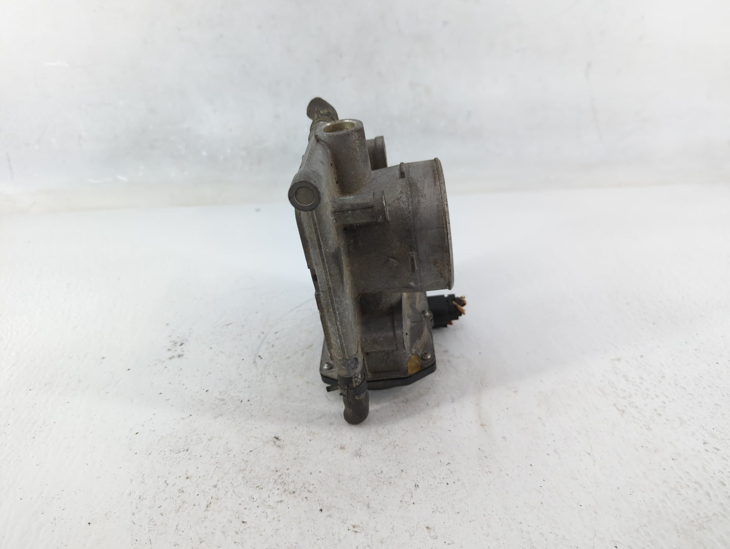 2012-2018 Mazda 3 Throttle Body P/N:K4238 L3R4 13 640 Fits Fits 2012 2013 2014 2015 2016 2017 2018 OEM Used Auto Parts - Oem