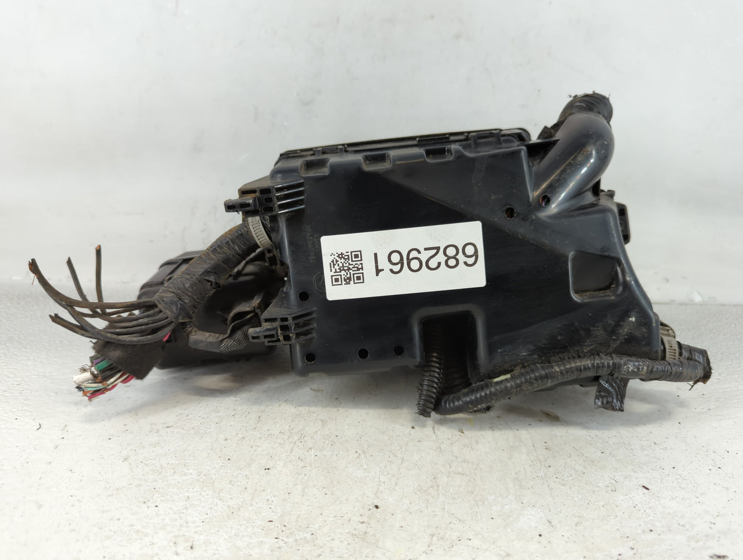 2010-2013 Mazda 3 Fusebox Fuse Box Relay Module Tipm Bfd2-66761 - Oemusedautoparts1.com
