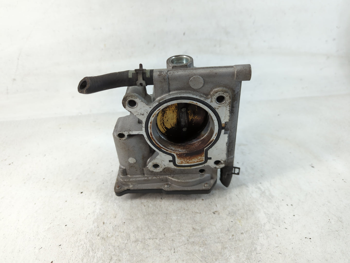 2006-2013 Mazda 3 Throttle Body P/N:1251 01 085 L3R4 13 640 Fits Fits 2006 2007 2008 2009 2010 2011 2012 2013 OEM Used Auto 