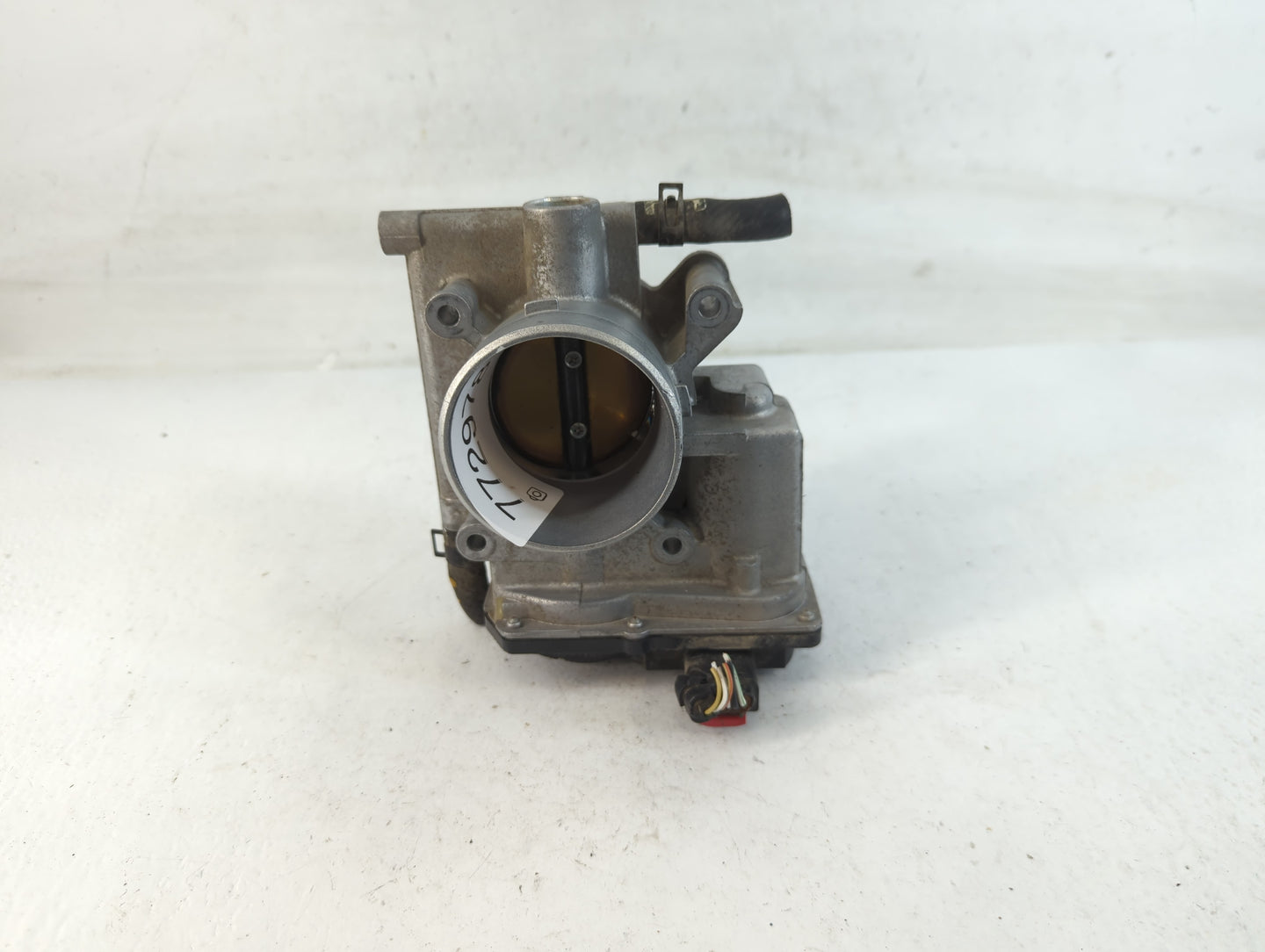 2007-2013 Mazda 3 Throttle Body P/N:125002515 L3R4 13 640 Fits Fits 2007 2008 2009 2010 2011 2012 2013 OEM Used Auto Parts -