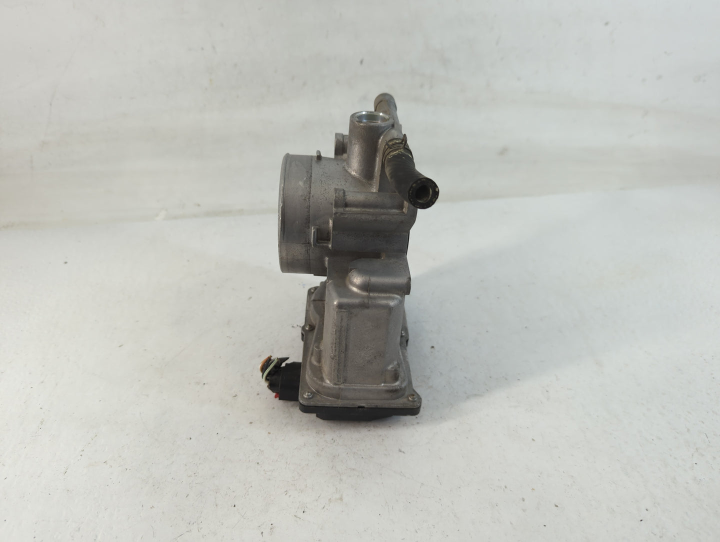 2007-2013 Mazda 3 Throttle Body P/N:125002515 L3R4 13 640 Fits Fits 2007 2008 2009 2010 2011 2012 2013 OEM Used Auto Parts -