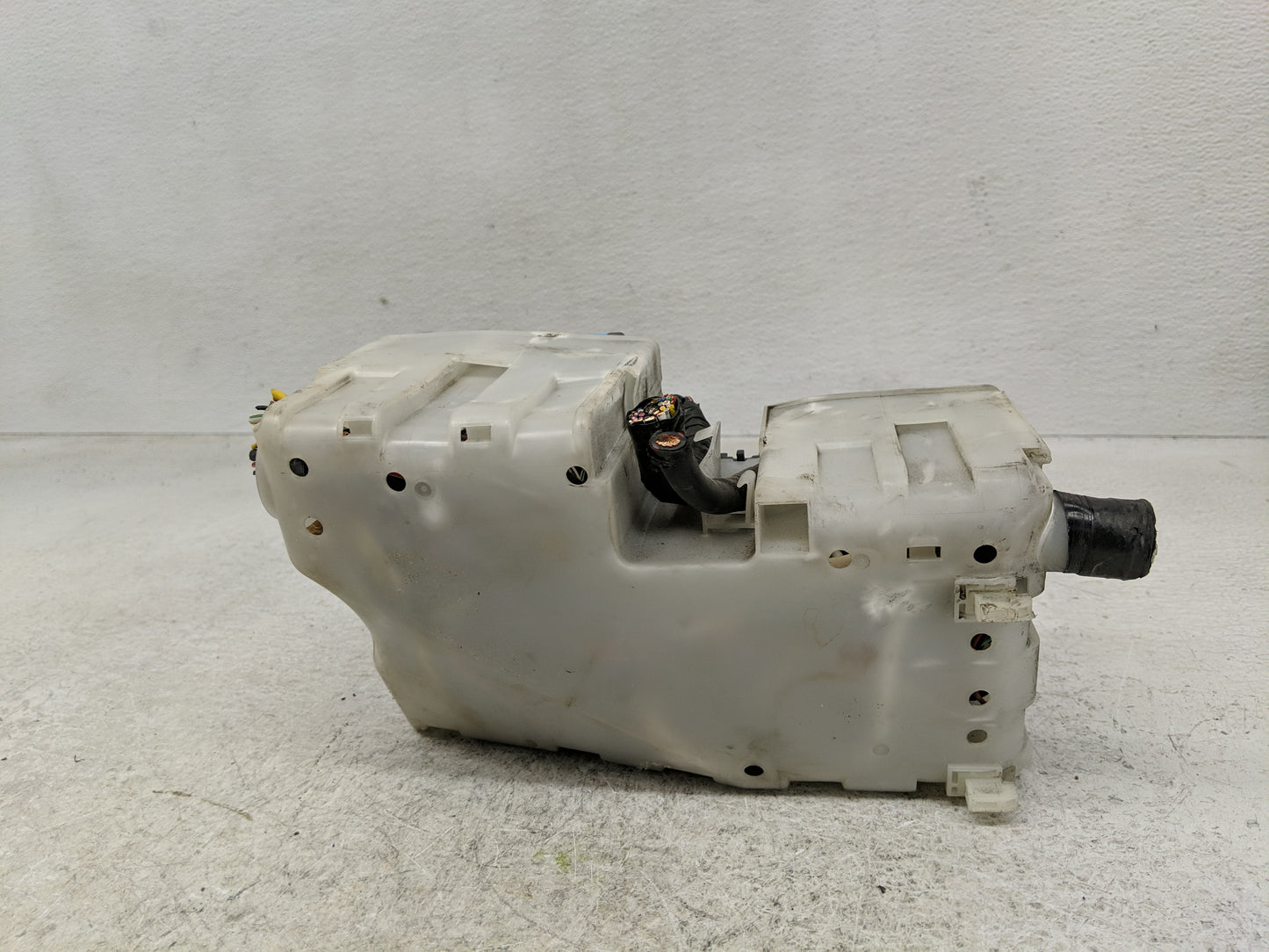 2012-2017 Mazda 5 Fusebox Fuse Box Panel Relay Module P/N:C513-6676Y Fits Fits 2012 2013 2014 2015 2016 2017 OEM Used Auto P