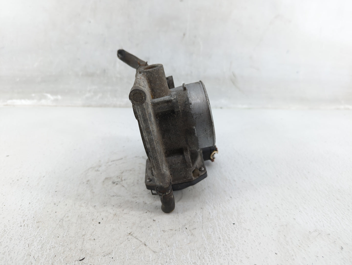 2012-2017 Mazda 5 Throttle Body P/N:L502 13 640 B 9B4G-9F991-A Fits Fits 2009 2010 2011 2012 2013 2014 2015 2016 2017 OEM Us