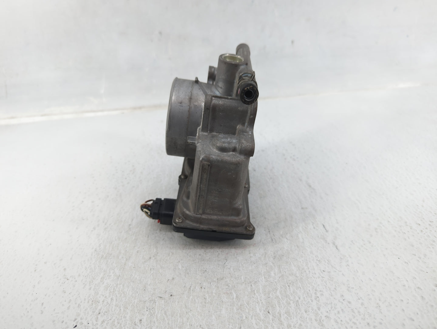 2012-2017 Mazda 5 Throttle Body P/N:9B4G-9F991-A Fits Fits 2009 2010 2011 2012 2013 2014 2015 2016 2017 OEM Used Auto Parts 