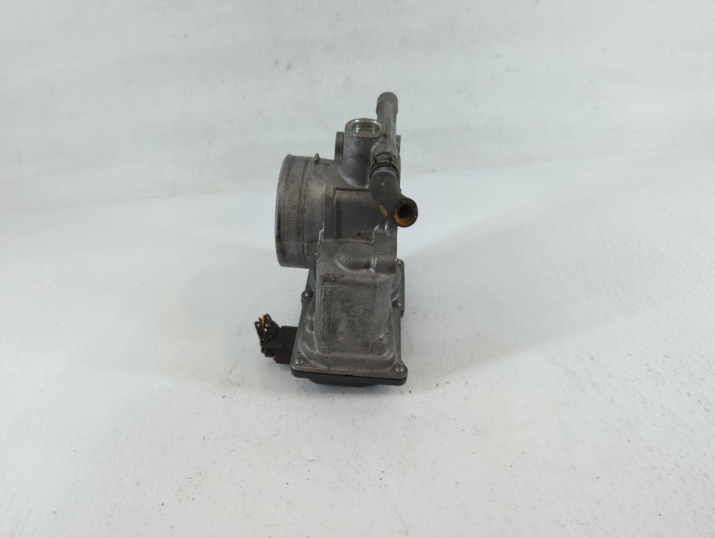 2009-2013 Mazda 6 Throttle Body P/N:9B4G-9F991-A Fits Fits 2009 2010 2011 2012 2013 2014 2015 2016 2017 OEM Used Auto Parts 