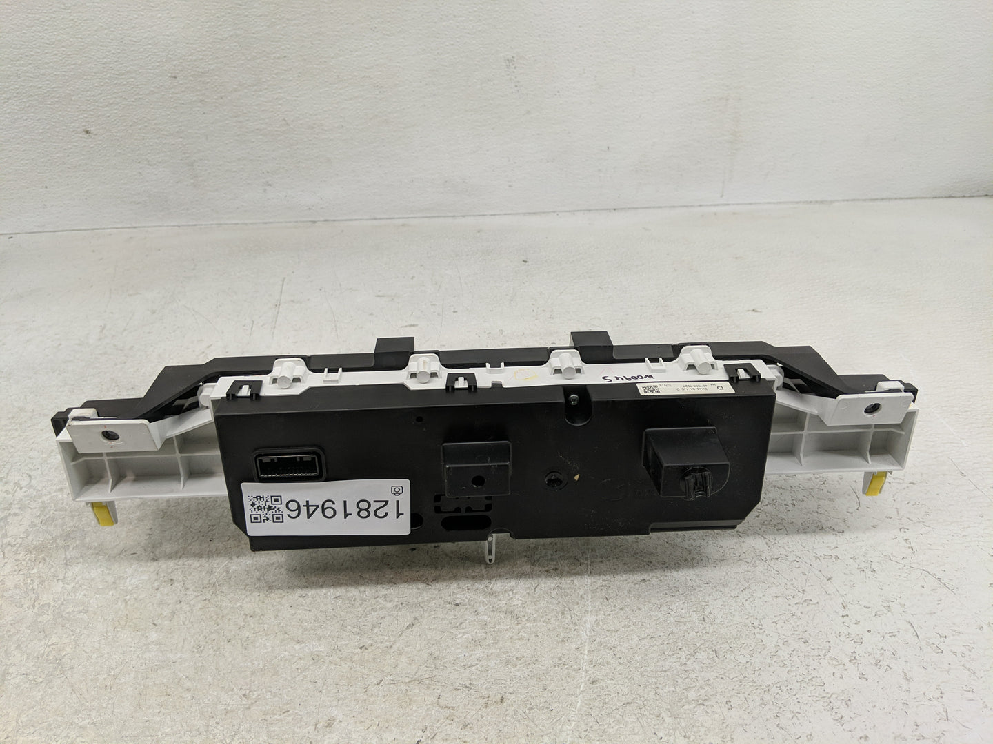 2012 Mazda Cx-7 Radio AM FM Cd Player Receiver Replacement Fits OEM Used Auto Parts - Oemusedautoparts1.com
