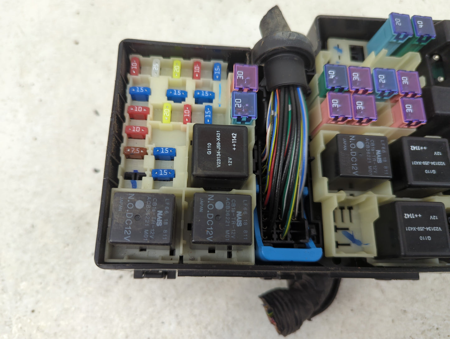 2010-2012 Mazda Cx-7 Fusebox Fuse Box Panel Relay Module P/N:EH44-66761B Fits Fits 2010 2011 2012 OEM Used Auto Parts - Oemu