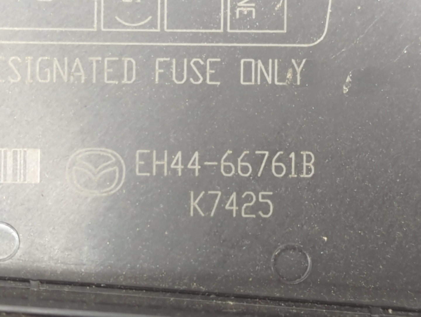 2010-2012 Mazda Cx-7 Fusebox Fuse Box Panel Relay Module P/N:EH44-66761B Fits Fits 2010 2011 2012 OEM Used Auto Parts - Oemu