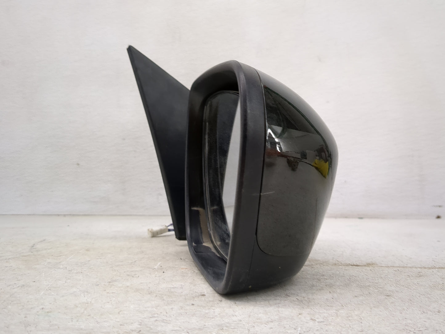 2010-2012 Mazda Cx-7 Driver Left Side View Manual Door Mirror Black - Oemusedautoparts1.com