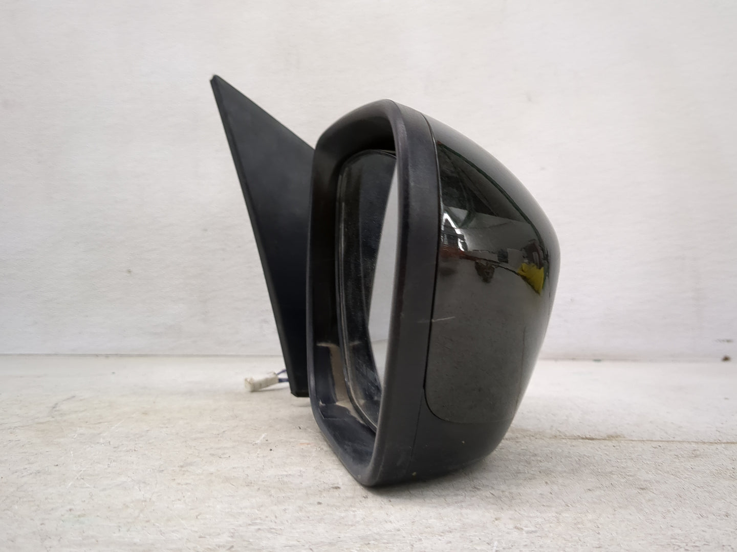 2010-2012 Mazda Cx-7 Passenger Right Side View Manual Door Mirror Black - Oemusedautoparts1.com