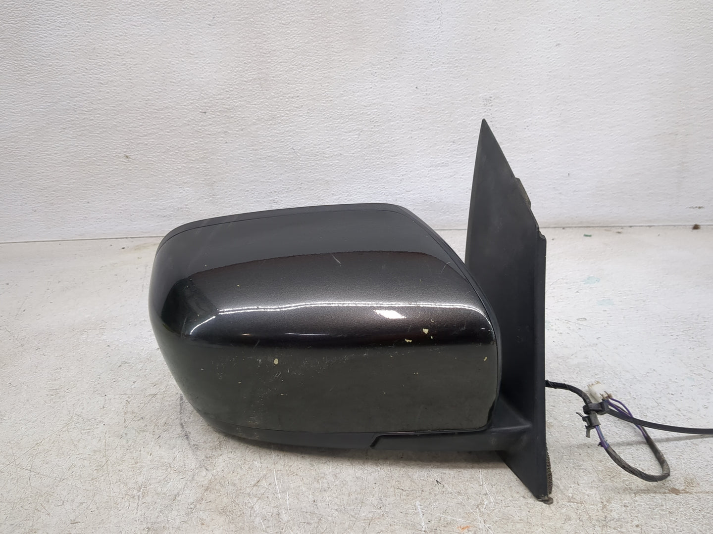 2010-2012 Mazda Cx-7 Passenger Right Side View Manual Door Mirror Black - Oemusedautoparts1.com