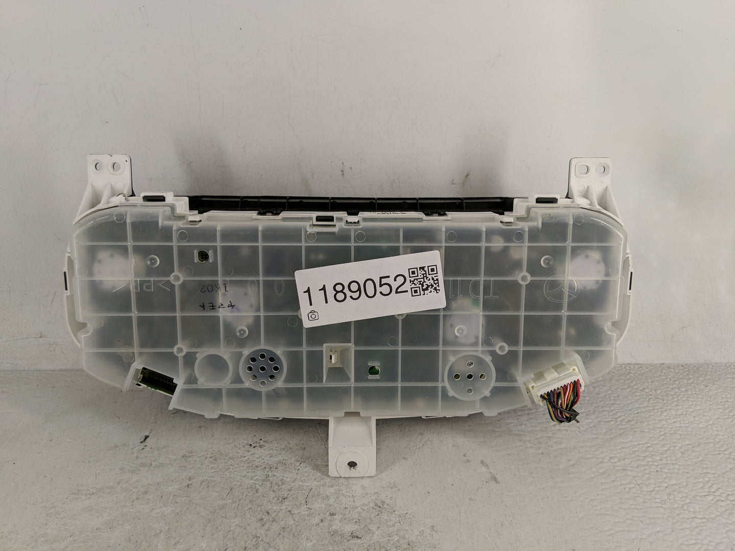 2010-2012 Mazda Cx-9 Instrument Cluster Speedometer Gauges Fits Fits 2010 2011 2012 OEM Used Auto Parts - Oemusedautoparts1.