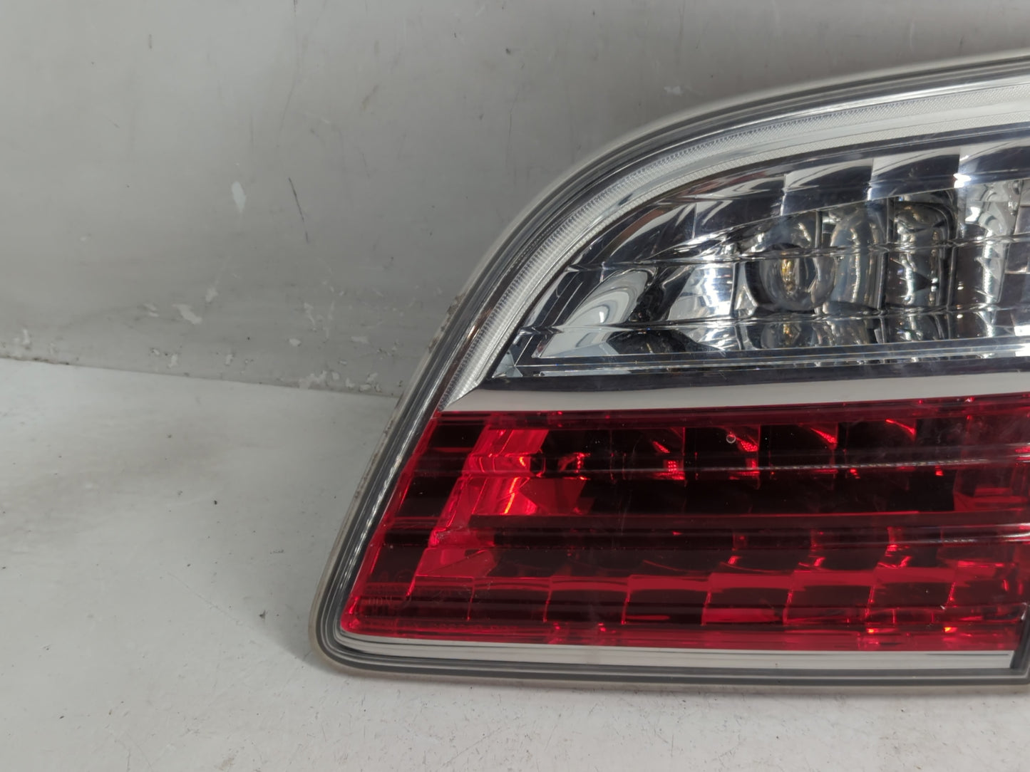 2010-2012 Mazda Cx-9 Tail Light Assembly Passenger Right OEM Fits Fits 2010 2011 2012 OEM Used Auto Parts - Oemusedautoparts