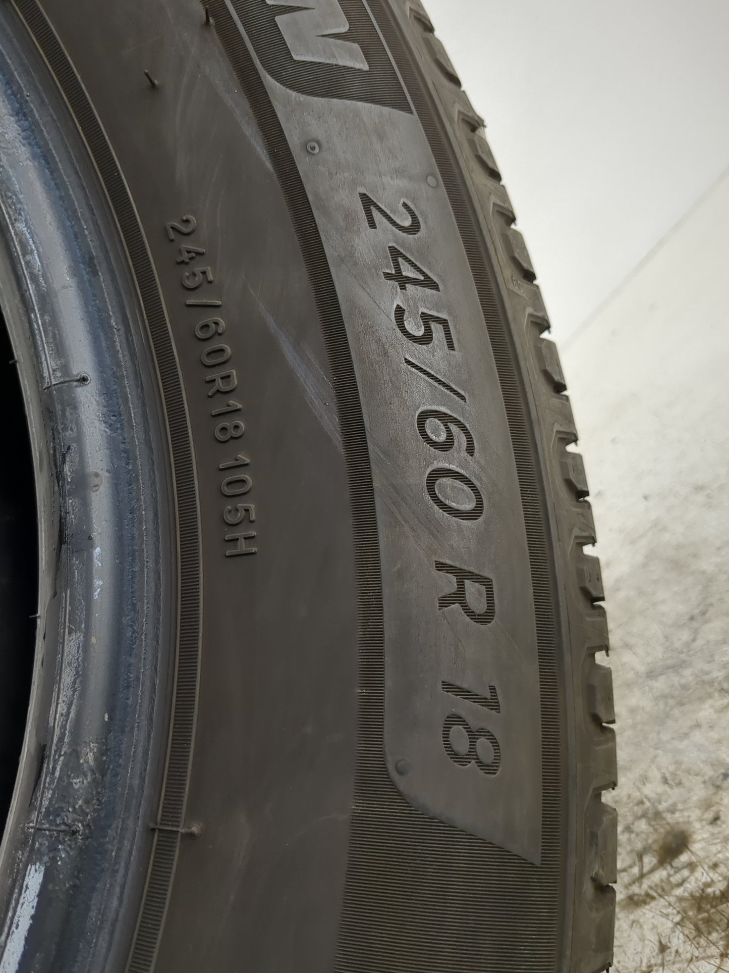Used Tire 245/60R18 MICHELIN DEFENDER 2 105H - Tread Depth 9.5/32 - Oemusedautoparts1.com
