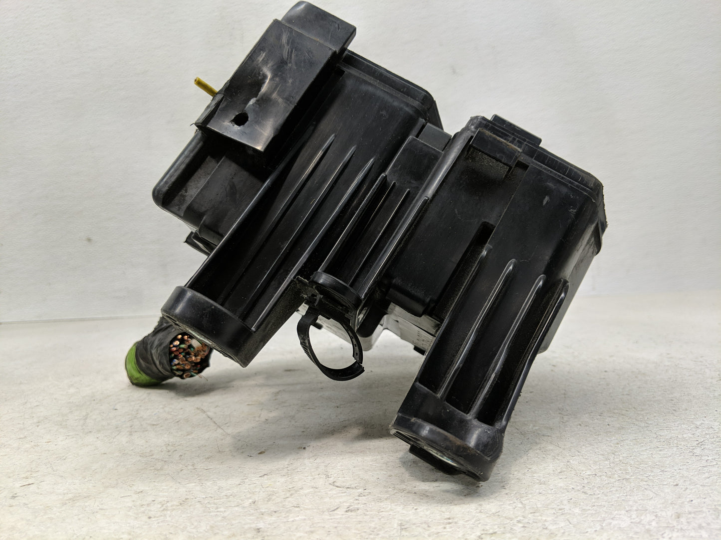 2010-2012 Mazda Cx-9 Fusebox Fuse Box Panel Relay Module Fits Fits 2010 2011 2012 OEM Used Auto Parts - Oemusedautoparts1.co