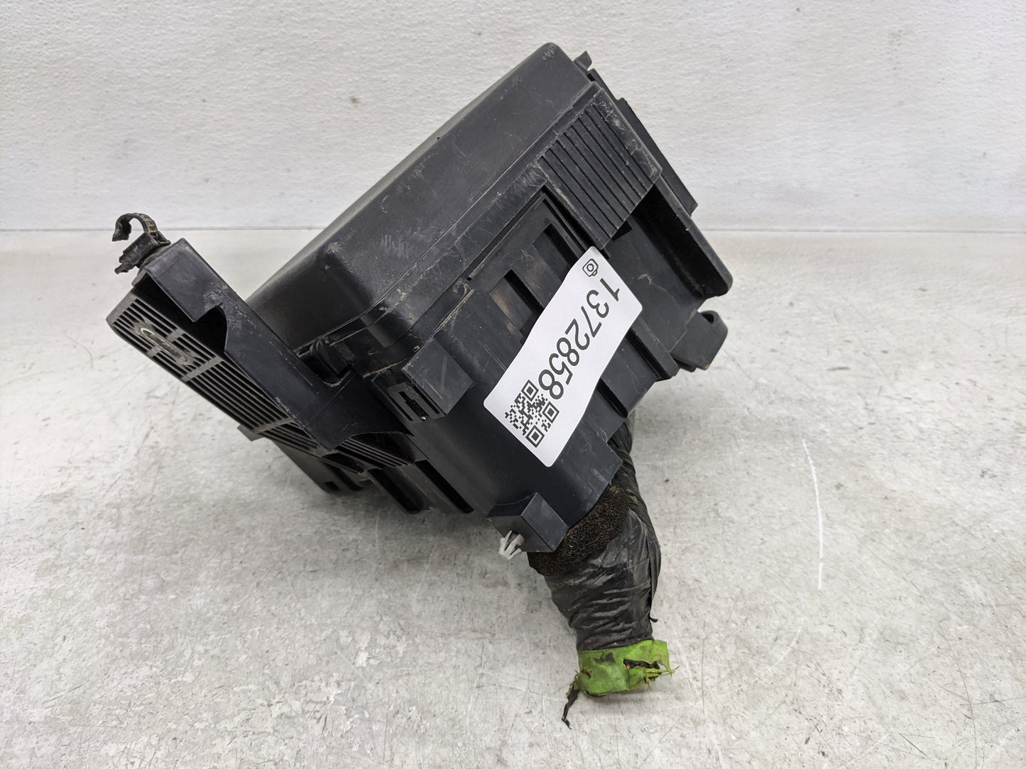 2010-2012 Mazda Cx-9 Fusebox Fuse Box Panel Relay Module P/N:TG21-66760 Fits Fits 2010 2011 2012 OEM Used Auto Parts - Oemus