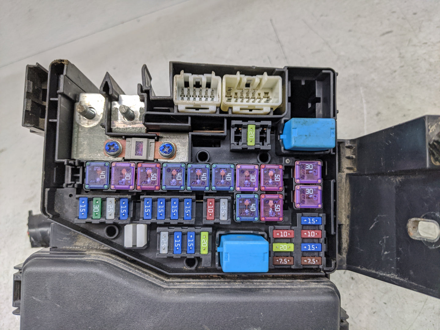 2010-2012 Mazda Cx-9 Fusebox Fuse Box Panel Relay Module P/N:TG21-66760 Fits Fits 2010 2011 2012 OEM Used Auto Parts - Oemus