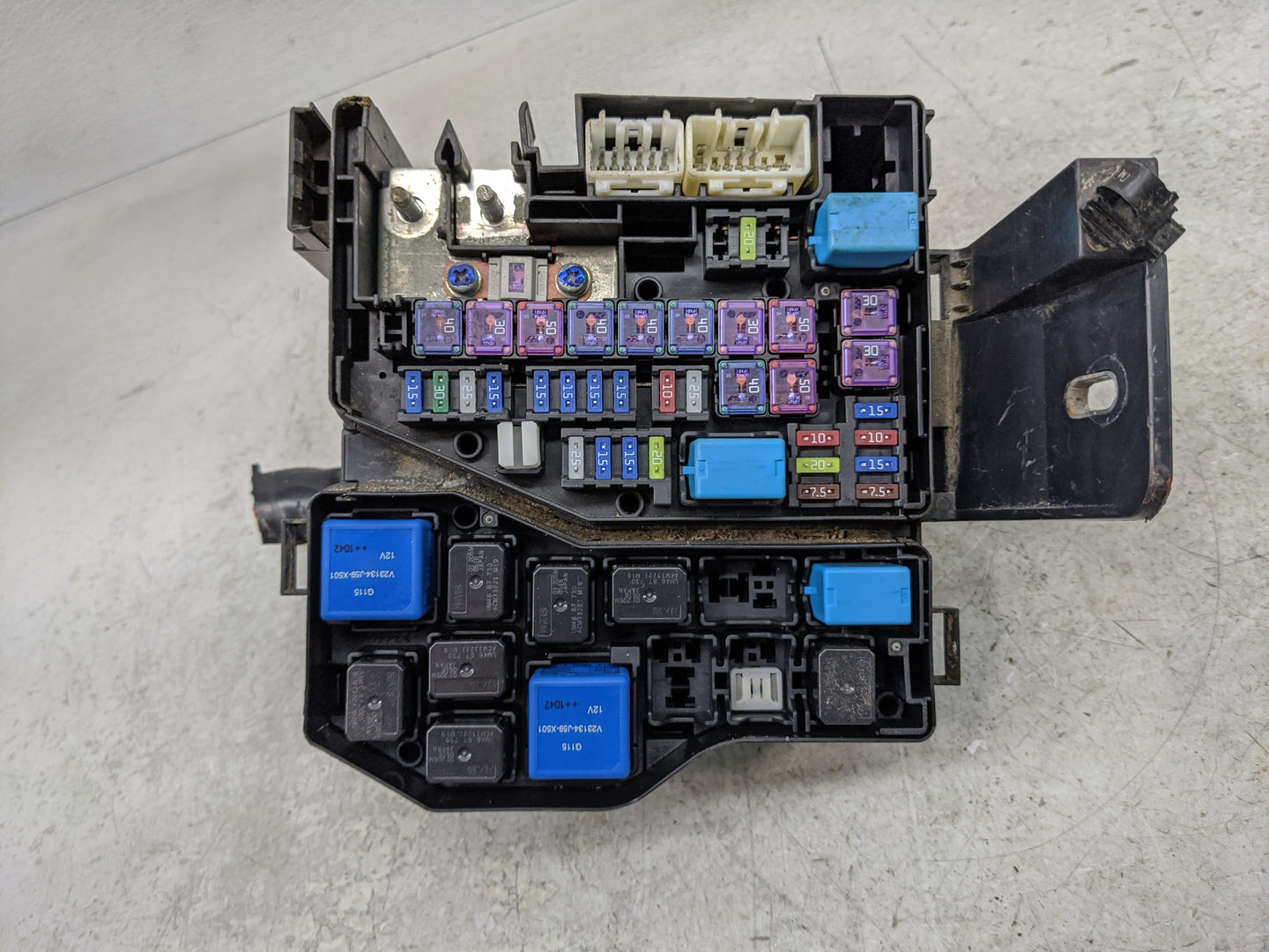 2010-2012 Mazda Cx-9 Fusebox Fuse Box Panel Relay Module P/N:TG21-66760 Fits Fits 2010 2011 2012 OEM Used Auto Parts - Oemus