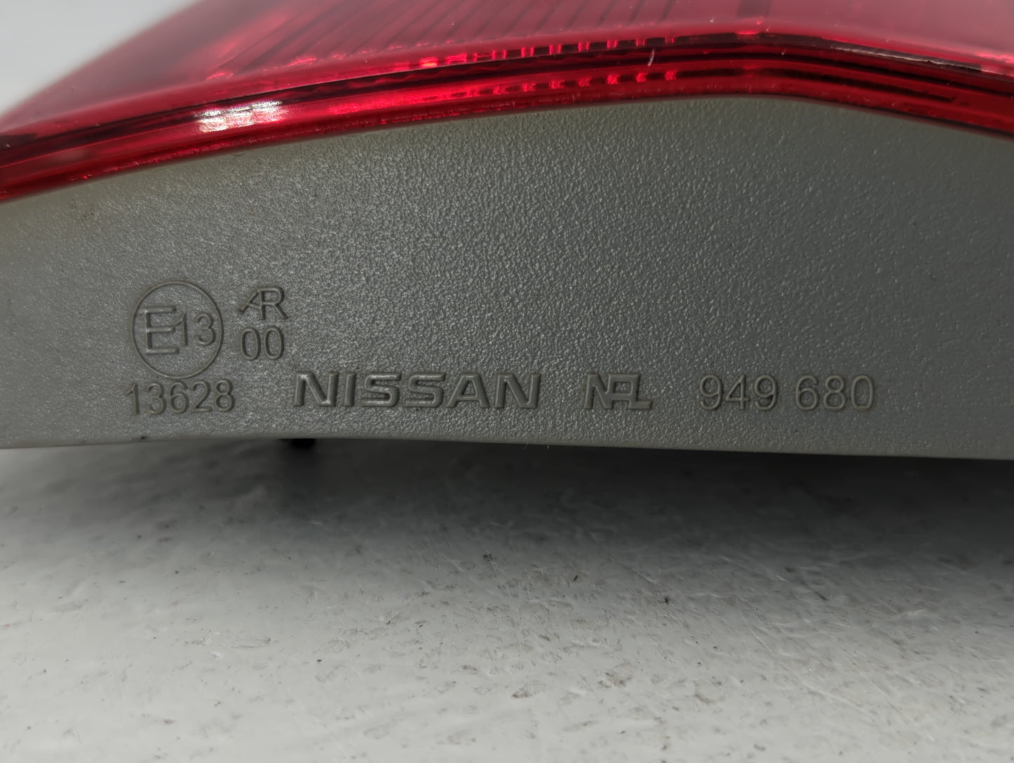 2010-2012 Mazda Cx-9 Tail Light Assembly Passenger Right OEM P/N:949 680 E1313628 Fits Fits 2010 2011 2012 OEM Used Auto Par