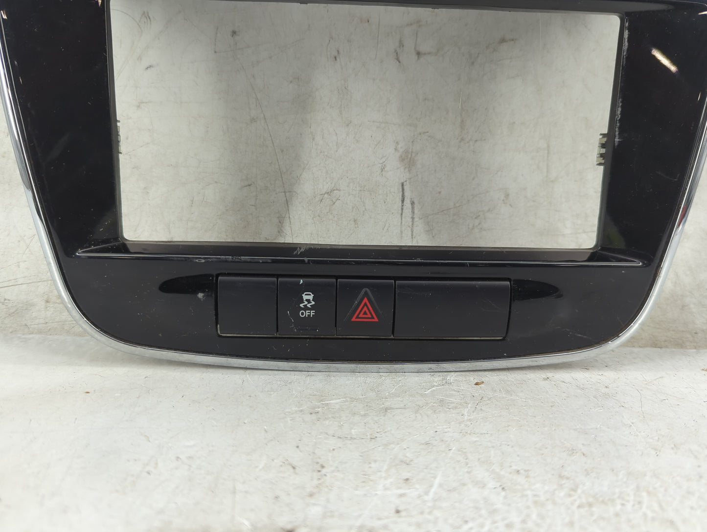 2012 Mercedes-benz 200 Hazard Switch 68044102ab - Oemusedautoparts1.com