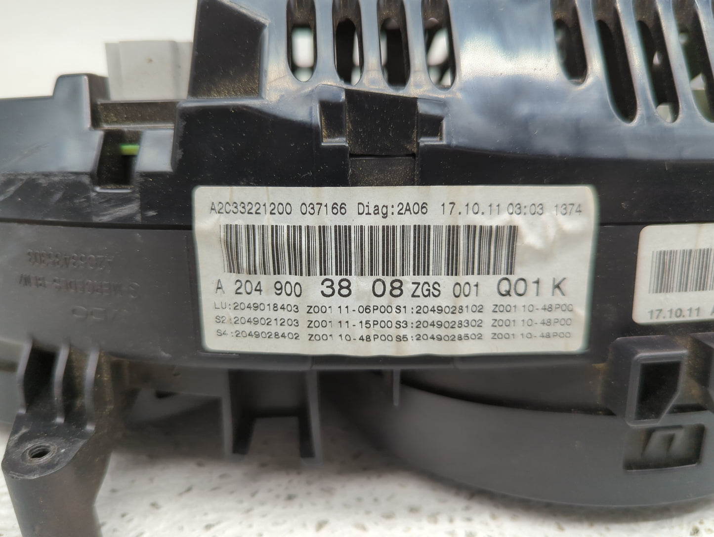 2012 Mercedes-Benz C-Class Instrument Cluster Speedometer Gauges P/N:A2049003808 A2C33221200 Fits OEM Used Auto Parts - Oemu