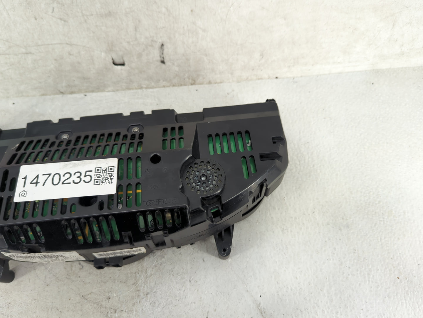 2012 Mercedes-Benz C-Class Instrument Cluster Speedometer Gauges P/N:A2049003808 A2C33221200, A2C53435305 Miles:138K Fits OE