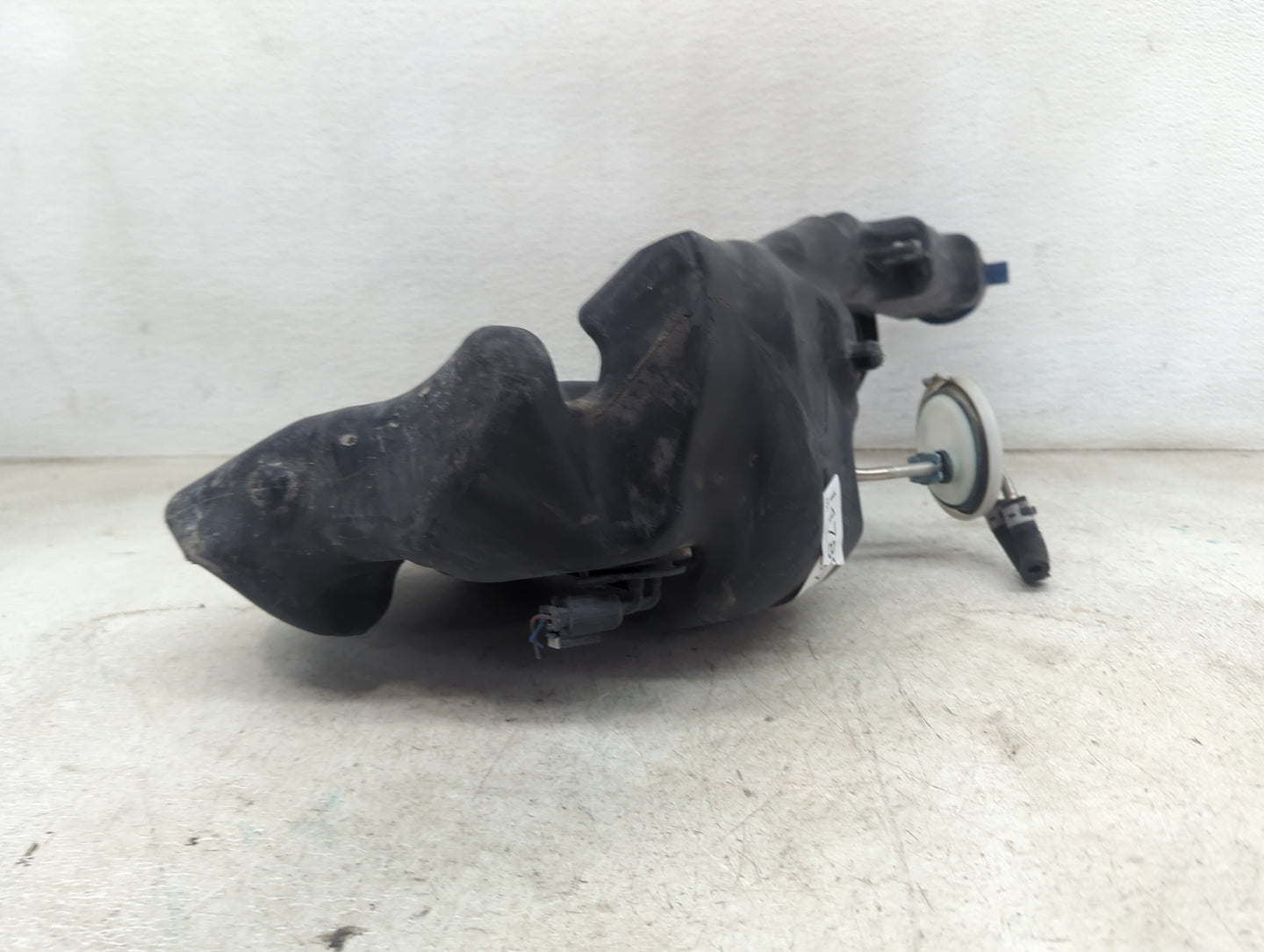 2012 Mercedes-benz C-class Windshield Washer Fluid Reservoir Bottle Oem - Oemusedautoparts1.com