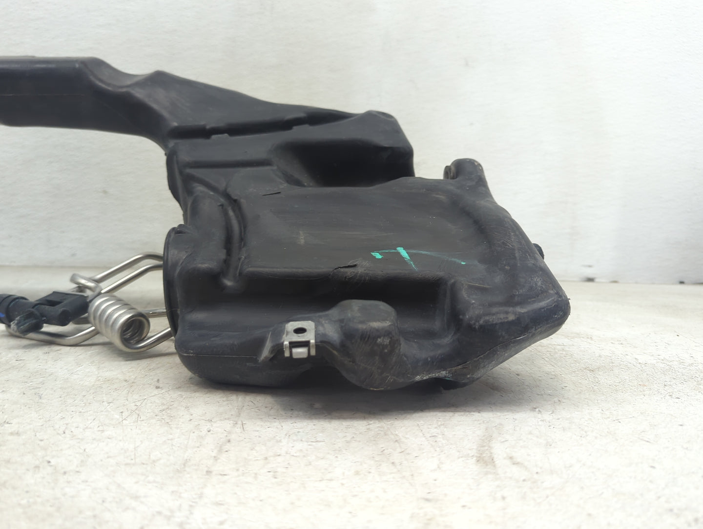 2012 Mercedes-benz C-class Windshield Washer Fluid Reservoir Bottle Oem - Oemusedautoparts1.com