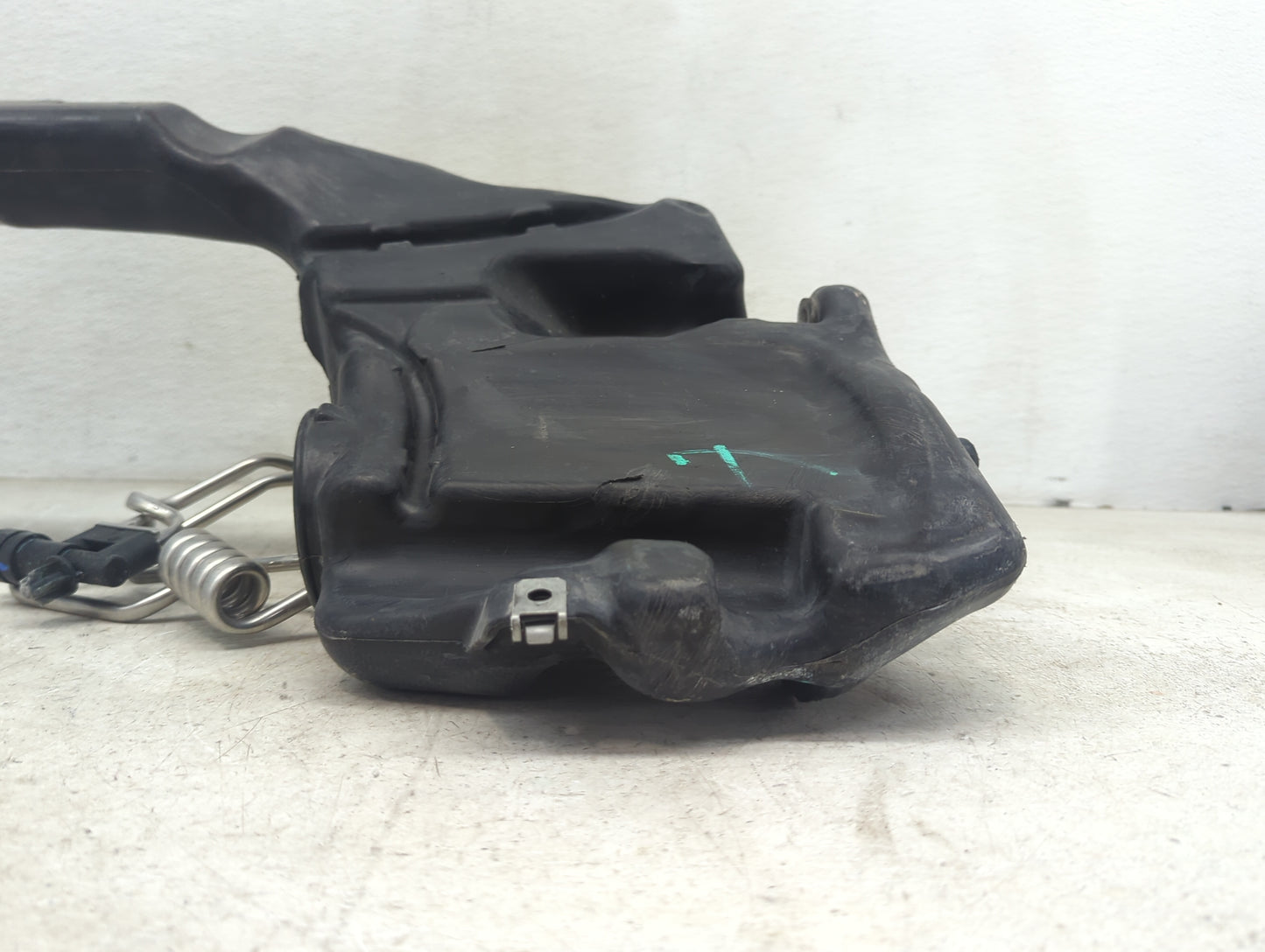 2012 Mercedes-benz C-class Windshield Washer Fluid Reservoir Bottle Oem - Oemusedautoparts1.com