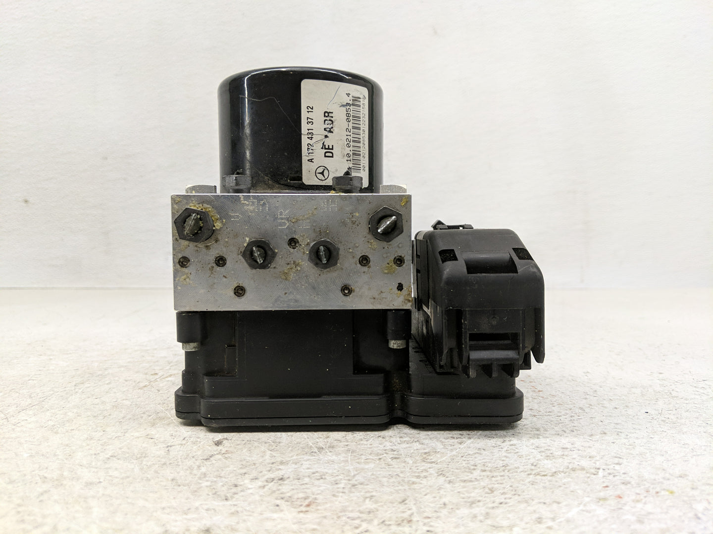 2012 Mercedes-Benz C230 ABS Pump Control Module Replacement P/N:A 172 901 40 00 Fits OEM Used Auto Parts - Oemusedautoparts1