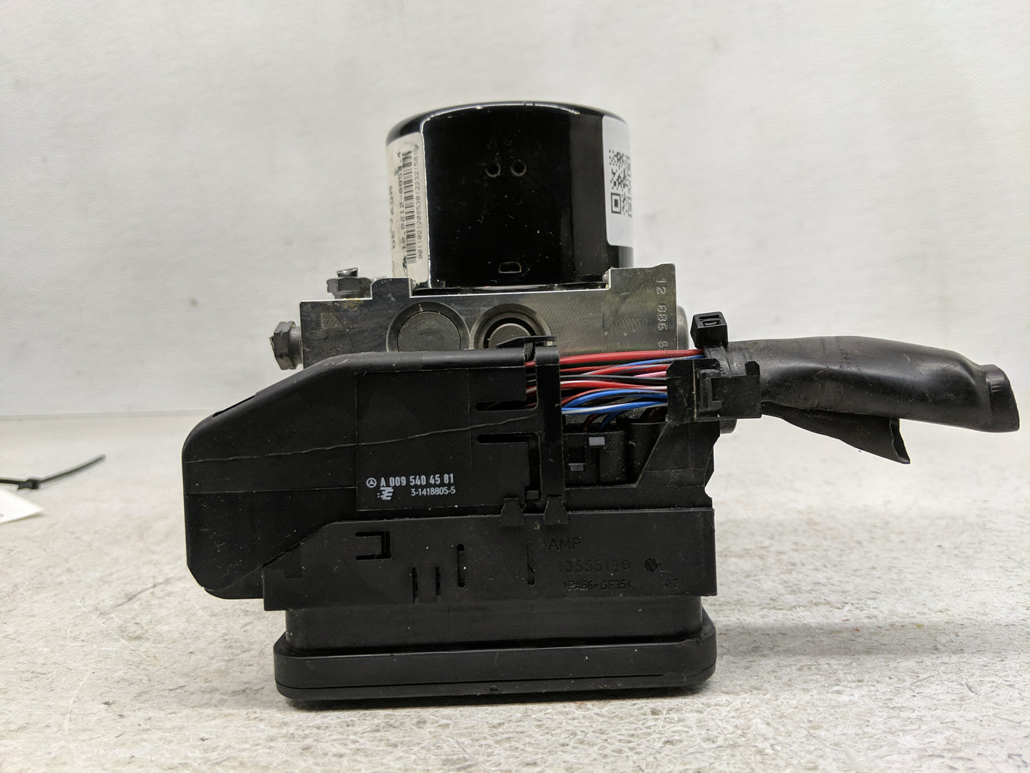 2012 Mercedes-Benz C230 ABS Pump Control Module Replacement P/N:A 172 901 40 00 Fits OEM Used Auto Parts - Oemusedautoparts1