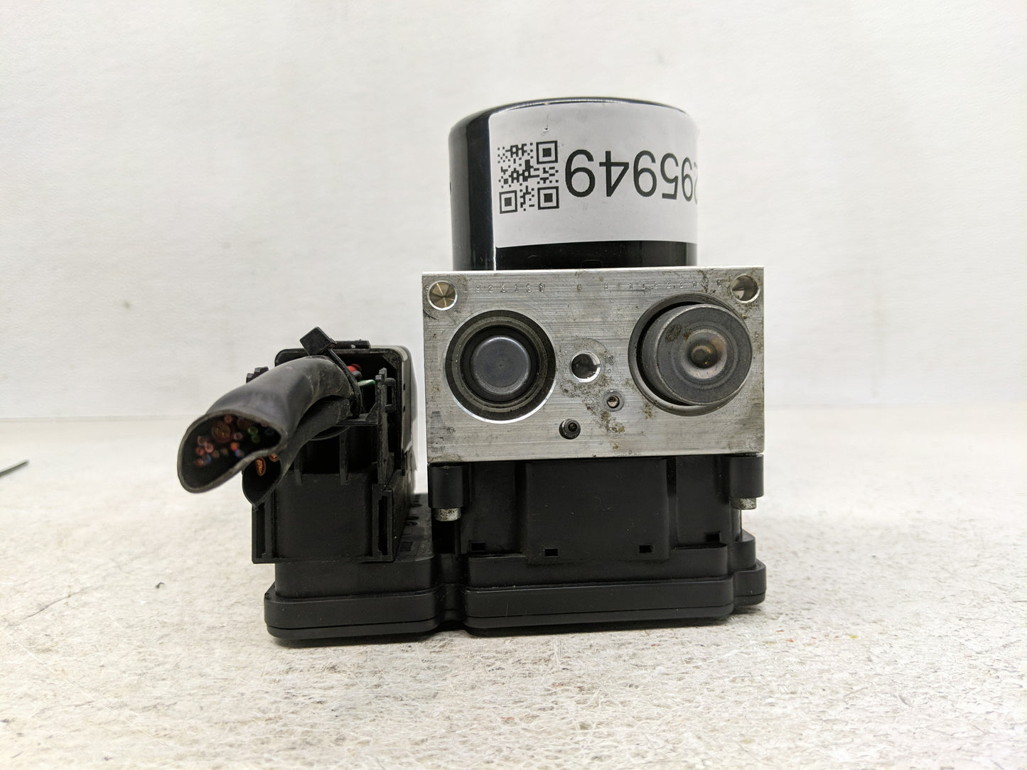 2012 Mercedes-Benz C230 ABS Pump Control Module Replacement P/N:A 172 901 40 00 Fits OEM Used Auto Parts - Oemusedautoparts1