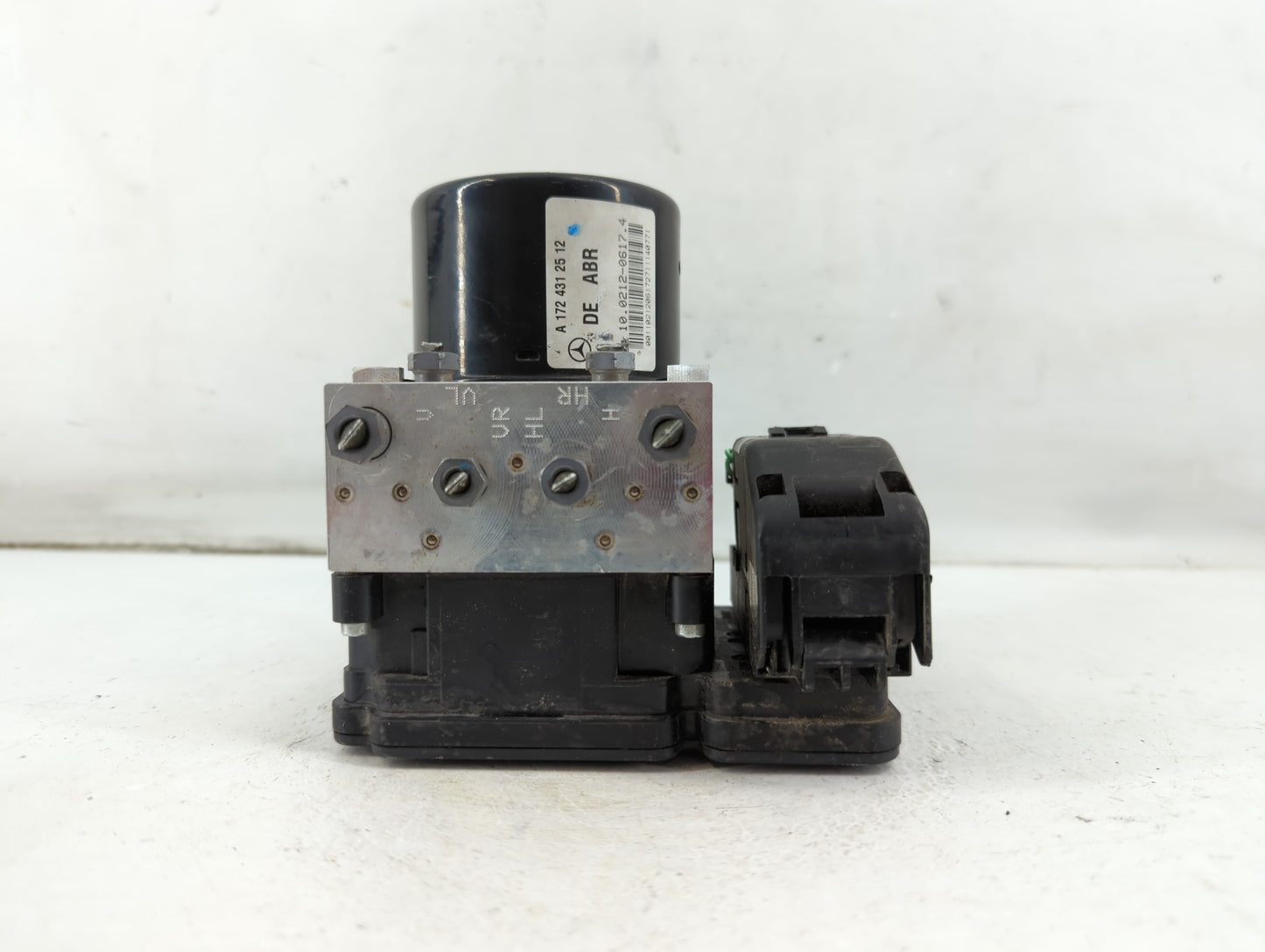 2012 Mercedes-Benz C250 ABS Pump Control Module Replacement P/N:A 172 431 25 12 Fits OEM Used Auto Parts - Oemusedautoparts1