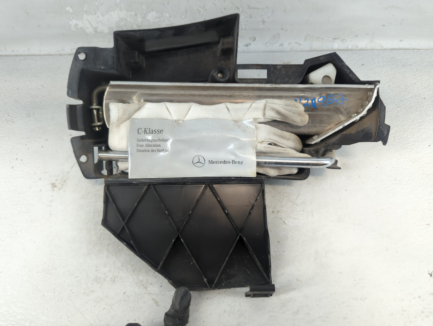 2012 Mercedes-benz C250 Spare Scissor Car Jack - Oemusedautoparts1.com