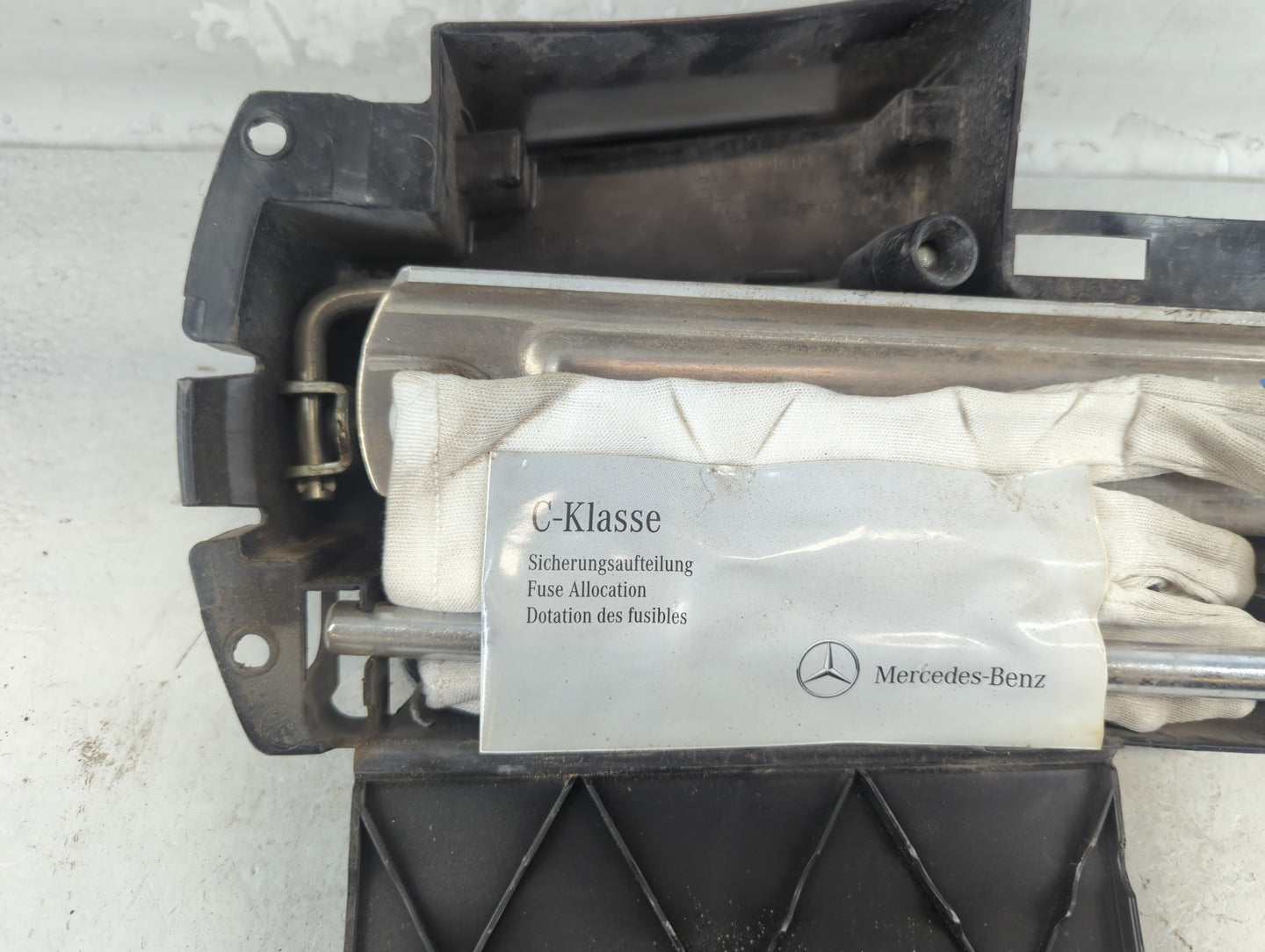 2012 Mercedes-benz C250 Spare Scissor Car Jack - Oemusedautoparts1.com