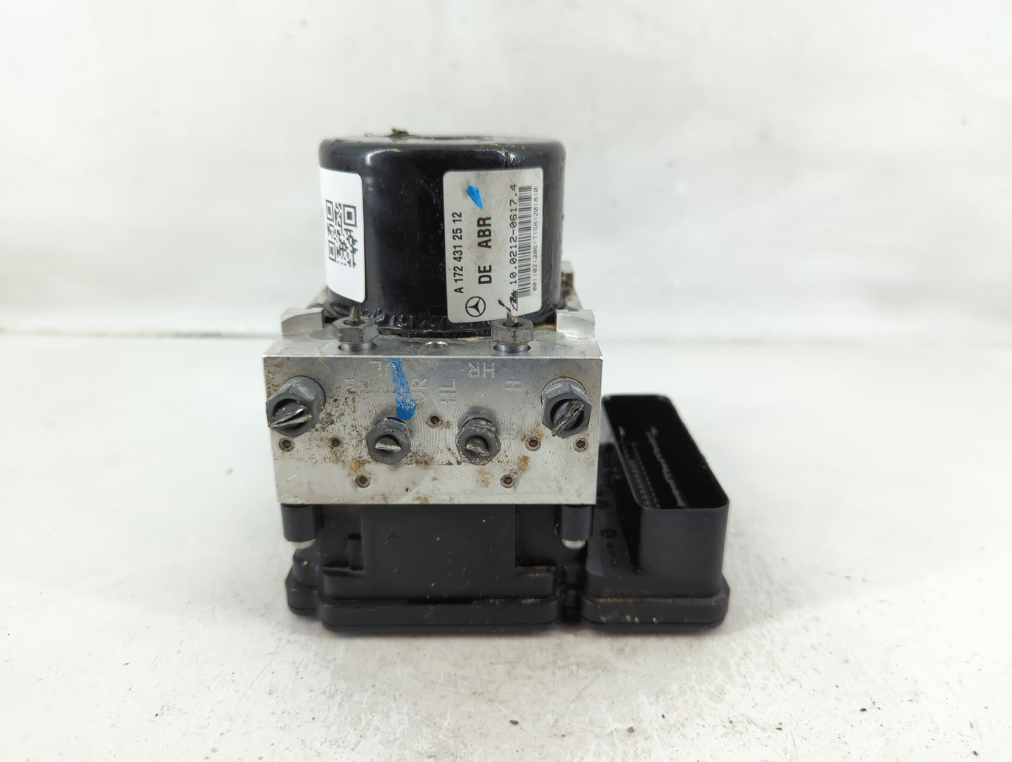 2012 Mercedes-Benz C250 ABS Pump Control Module Replacement P/N:A 172 431 25 12 Fits OEM Used Auto Parts - Oemusedautoparts1