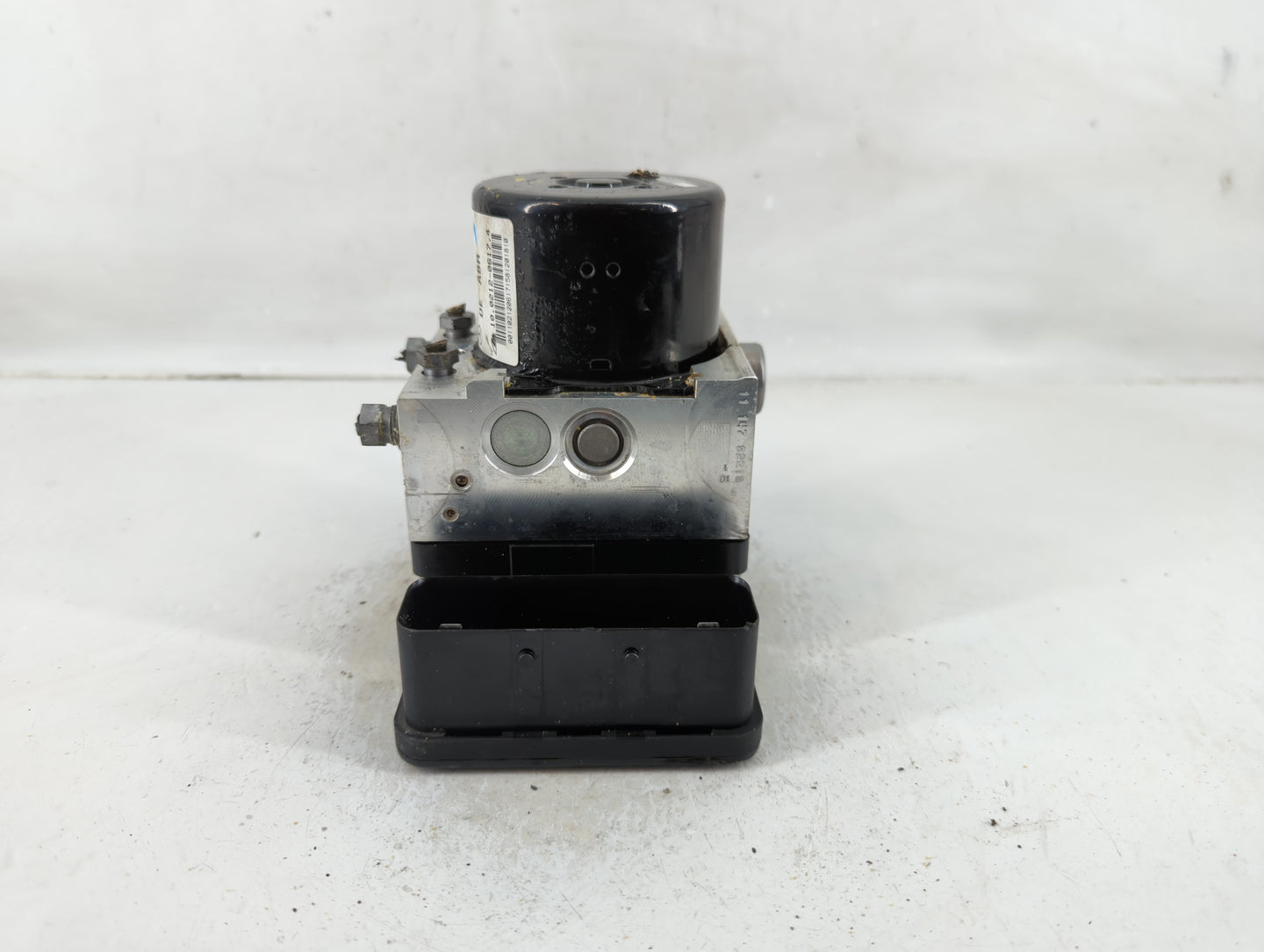 2012 Mercedes-Benz C250 ABS Pump Control Module Replacement P/N:A 172 431 25 12 Fits OEM Used Auto Parts - Oemusedautoparts1