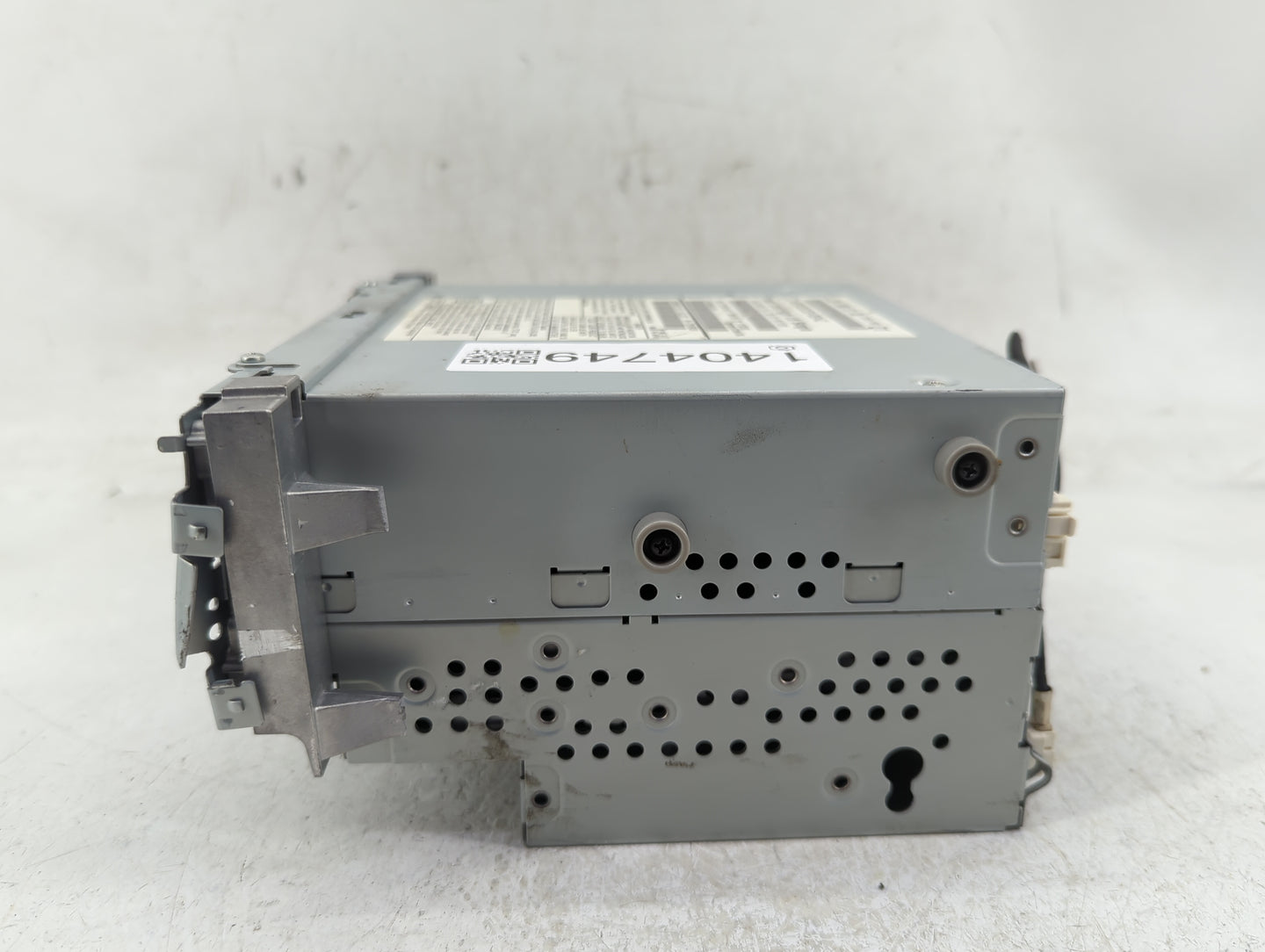 2012 Mercedes-Benz C250 Radio AM FM Cd Player Receiver Replacement P/N:2049006108 Fits OEM Used Auto Parts - Oemusedautopart