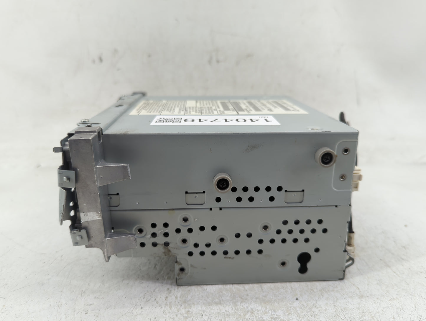 2012 Mercedes-Benz C250 Radio AM FM Cd Player Receiver Replacement P/N:2049006108 Fits OEM Used Auto Parts - Oemusedautopart