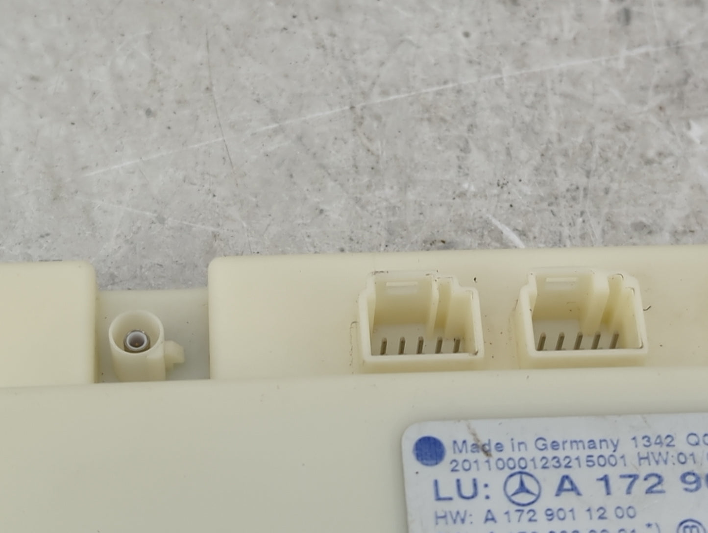 2012-2015 Mercedes-benz C250 Locking Control Module - Oemusedautoparts1.com