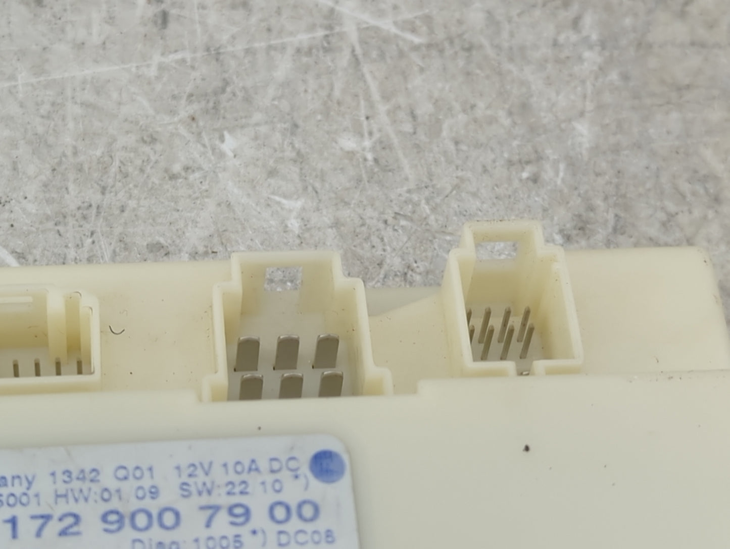 2012-2015 Mercedes-benz C250 Locking Control Module - Oemusedautoparts1.com