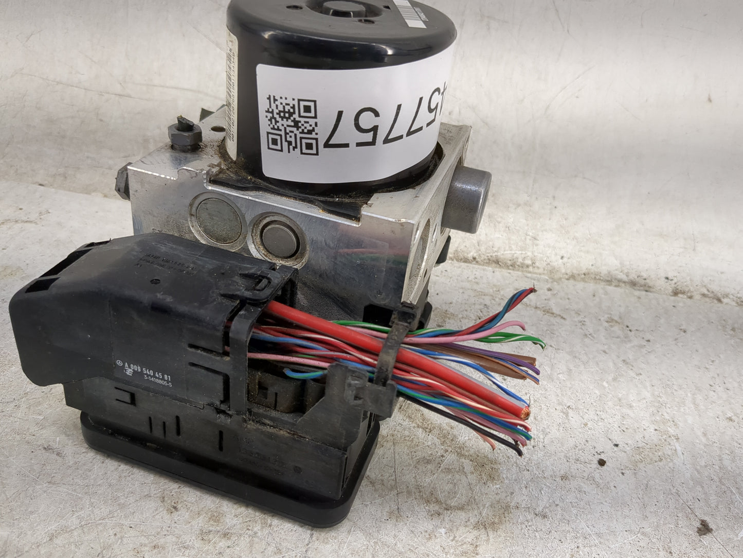 2012 Mercedes-Benz C250 ABS Pump Control Module Replacement P/N:A 172 431 49 12 Fits OEM Used Auto Parts - Oemusedautoparts1