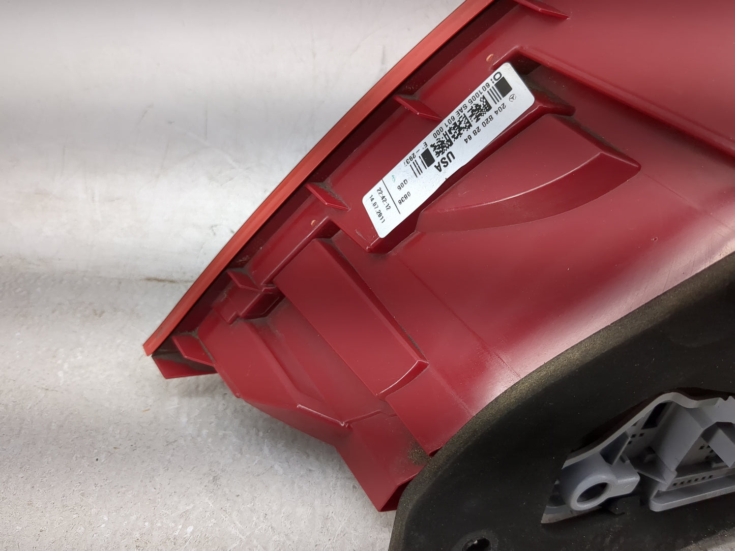 2012-2015 Mercedes-Benz C250 Tail Light Assembly Driver Left OEM P/N:204 820 28 64 440-1983L-AS Fits Fits 2012 2013 2014 201