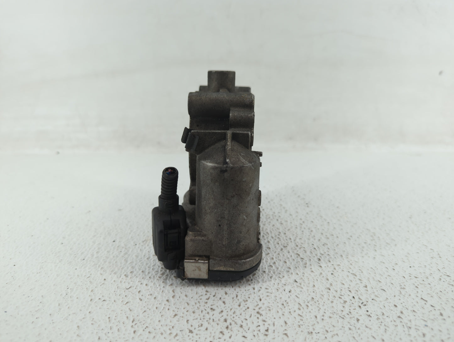 2012-2015 Mercedes-Benz C250 Throttle Body P/N:266 141 05 25 2661410525 Fits OEM Used Auto Parts - Oemusedautoparts1.com
