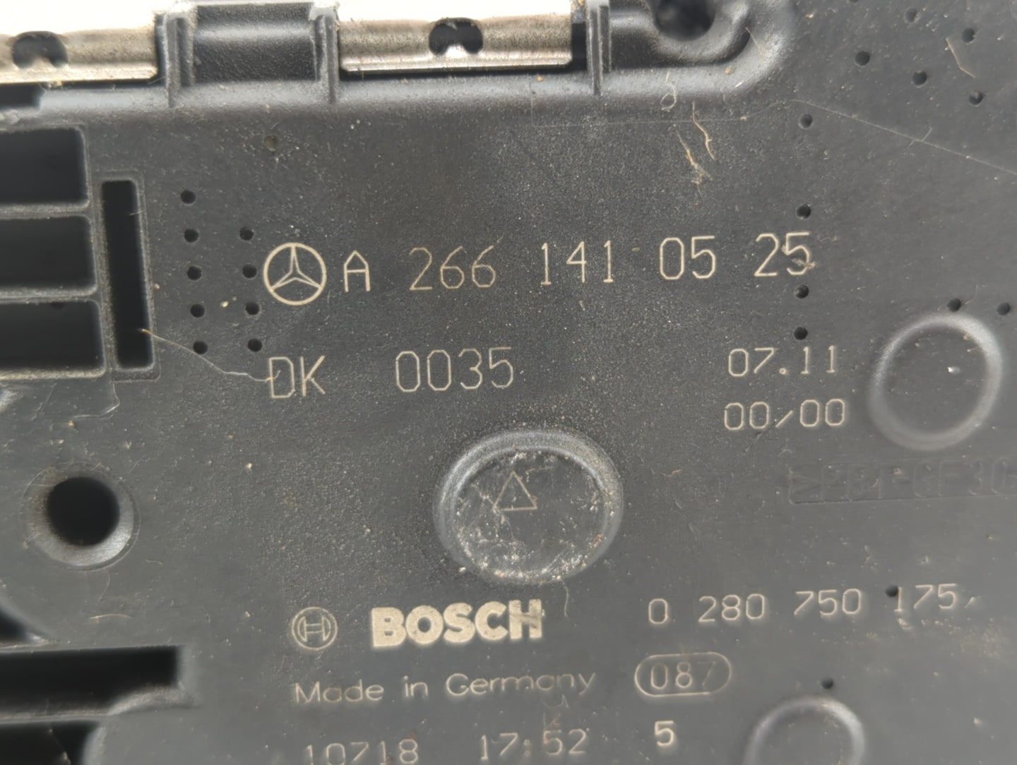 2012-2015 Mercedes-Benz C250 Throttle Body P/N:266 141 05 25 2661410525 Fits OEM Used Auto Parts - Oemusedautoparts1.com