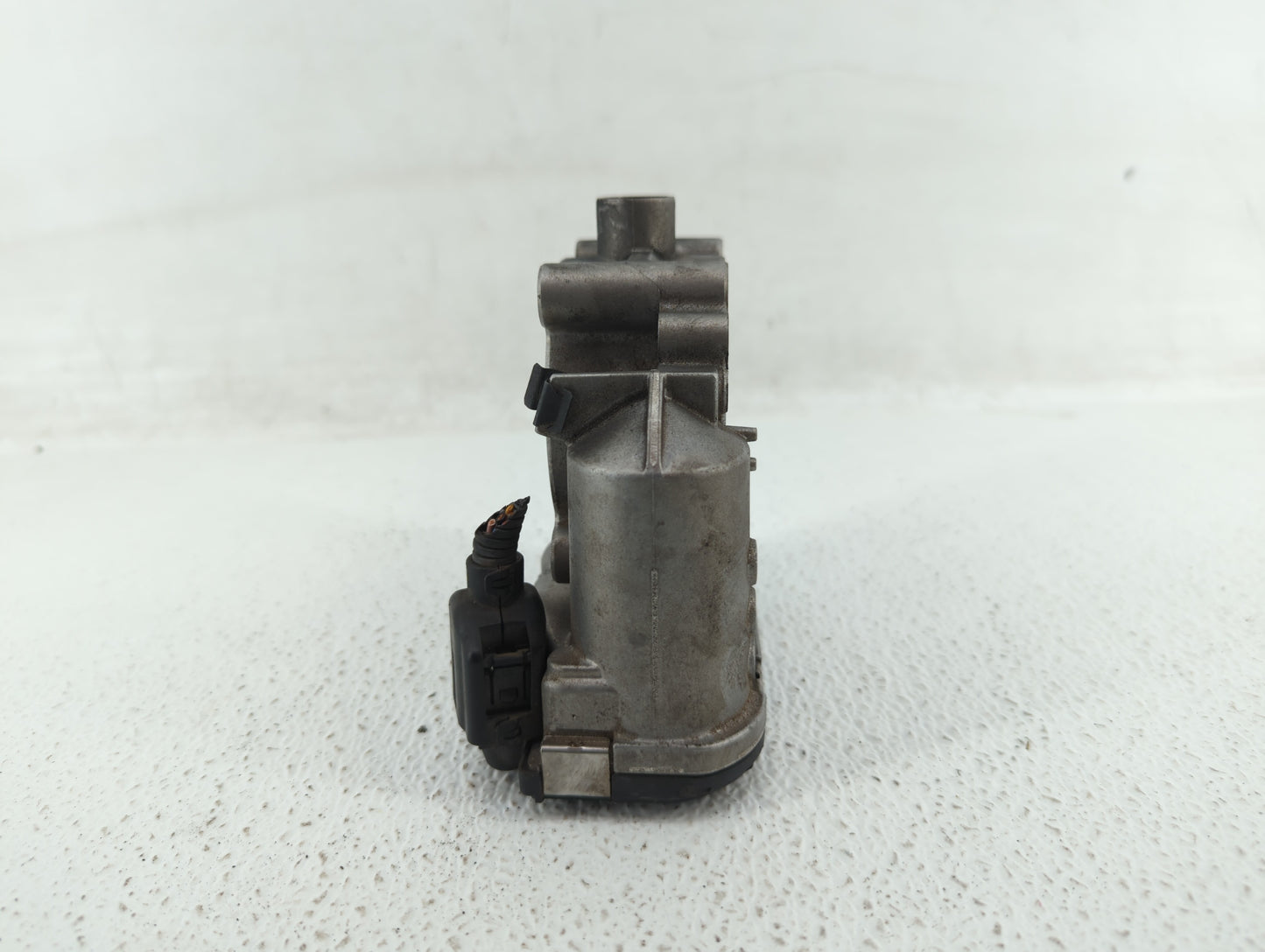 2012-2015 Mercedes-Benz C250 Throttle Body P/N:266 141 05 25 2661410525 Fits OEM Used Auto Parts - Oemusedautoparts1.com