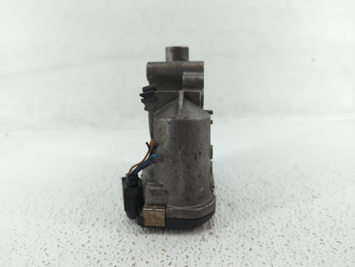 2012-2015 Mercedes-Benz C250 Throttle Body P/N:266 141 05 25 2661410525 Fits OEM Used Auto Parts - Oemusedautoparts1.com