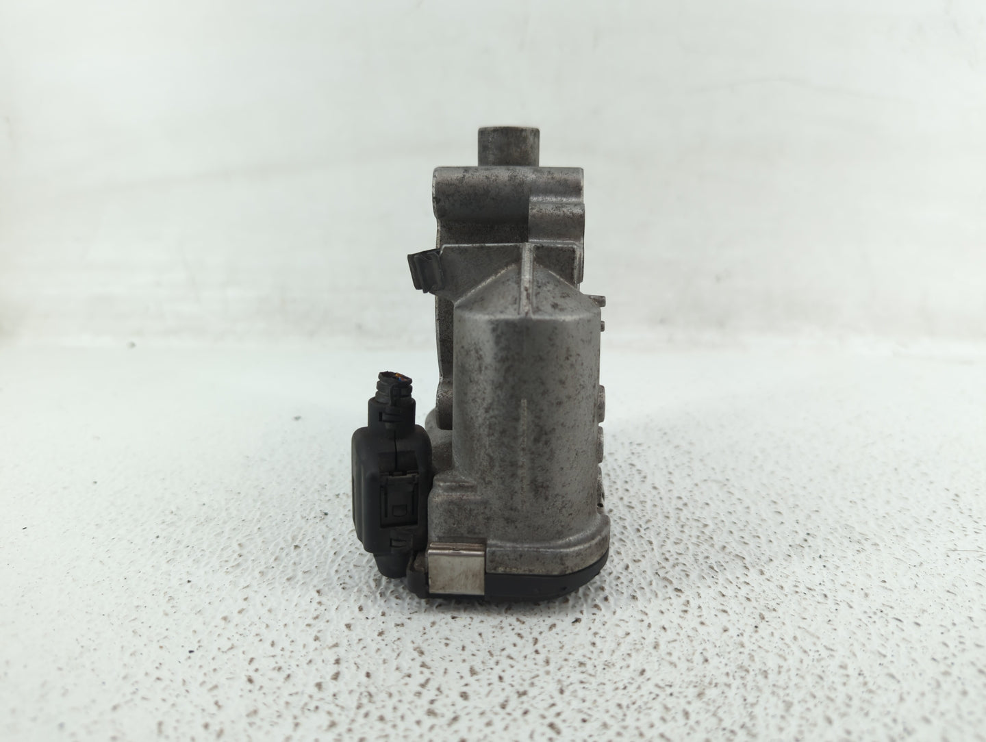 2012-2015 Mercedes-Benz C250 Throttle Body P/N:266 141 05 25 2661410525 Fits OEM Used Auto Parts - Oemusedautoparts1.com