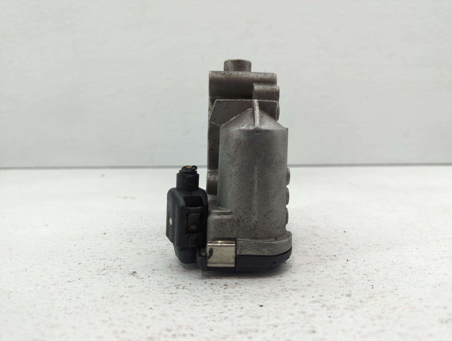 2012-2015 Mercedes-Benz C250 Throttle Body P/N:266 141 05 25 2661410525 Fits OEM Used Auto Parts - Oemusedautoparts1.com